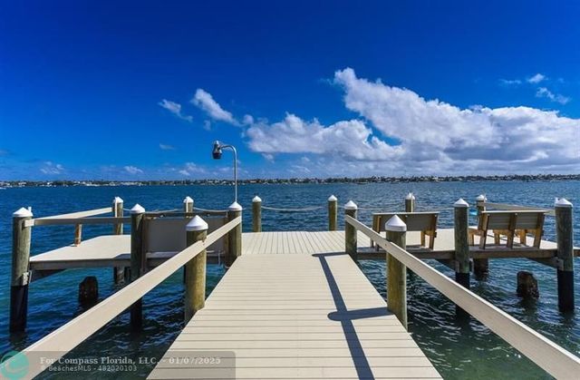 $499,900 | 5200 North Flagler Drive, Unit 802 | Northwood Harbor