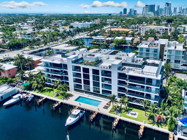 $3,150,000 | 30 Isle Of Venice Drive, Unit PH3 | Hendricks and Venice Isles