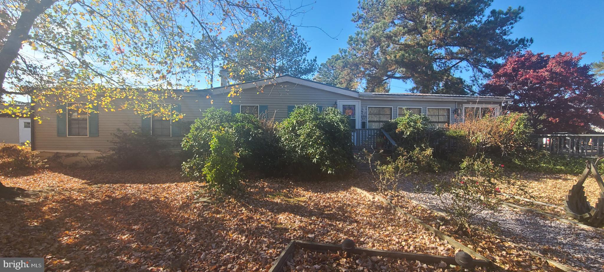 front view of house with a yard