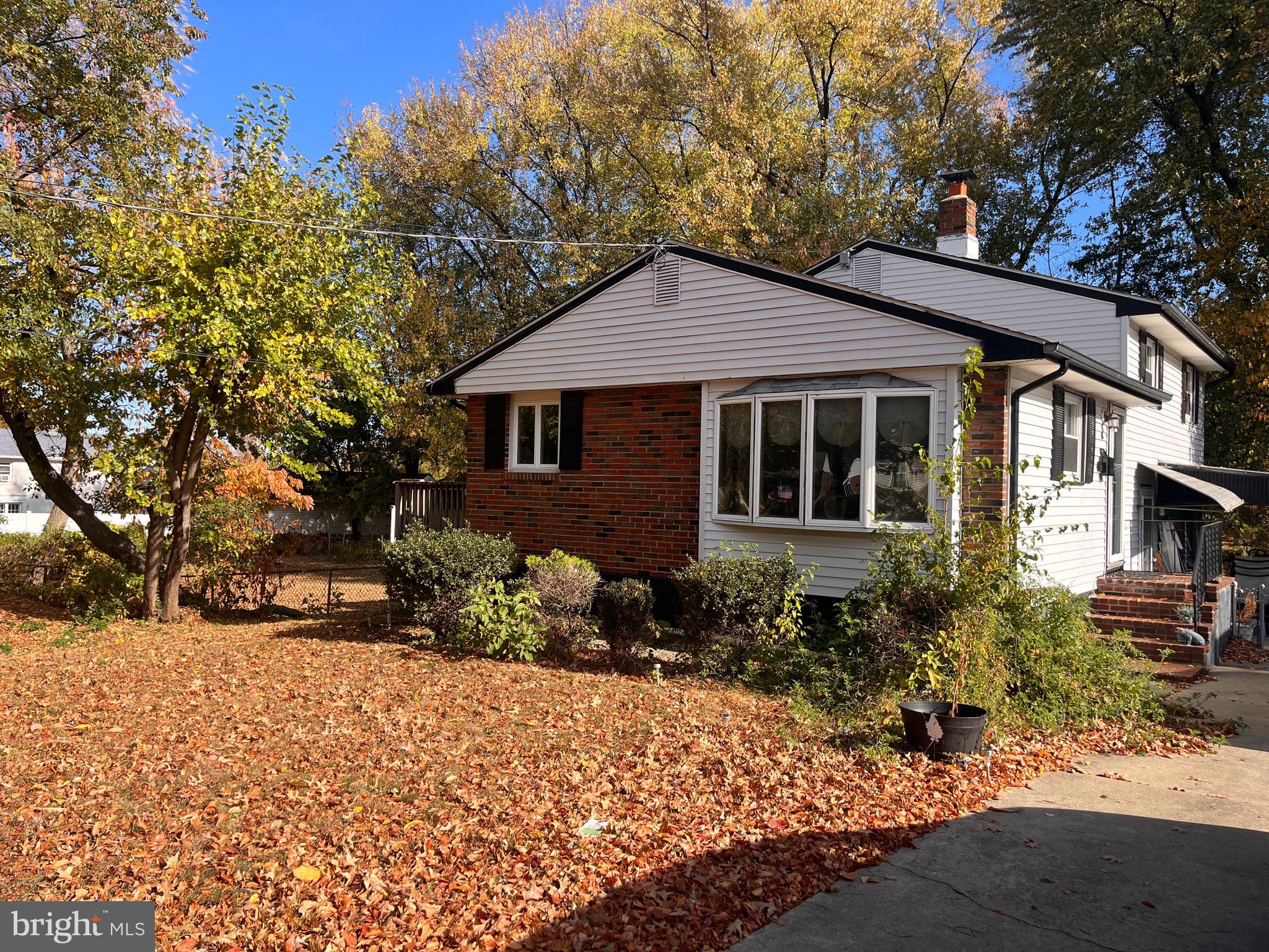 a house view with a outdoor space