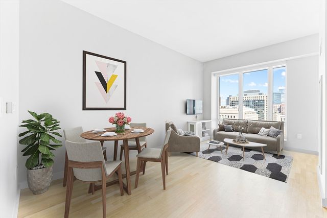 $889,800 | 400 Stuart Street, Unit 17L | Back Bay