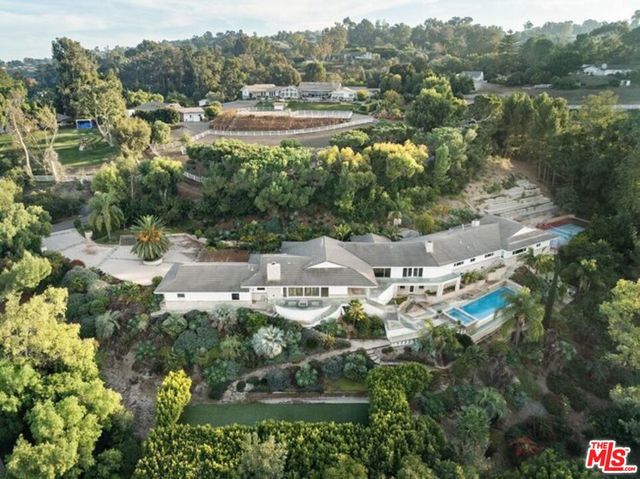 $6,999,500 | 2 Pine Tree Lane | South Bay