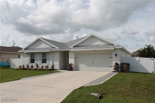 $389,900 | 327 Southwest 19th Lane | Cape Coral