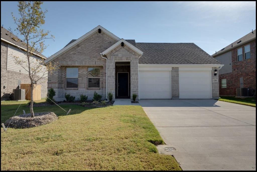 a view of backyard of a house