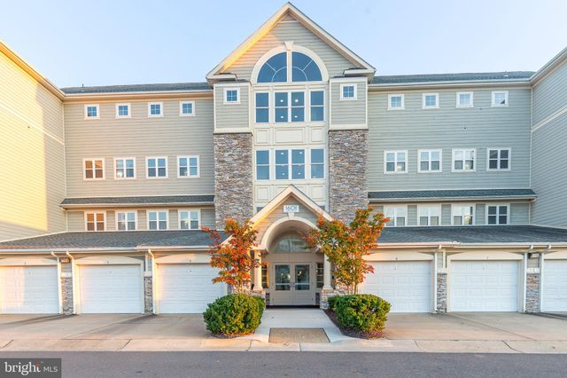 $435,000 | 1601 Ladue Court, Unit 402 | Marumsco