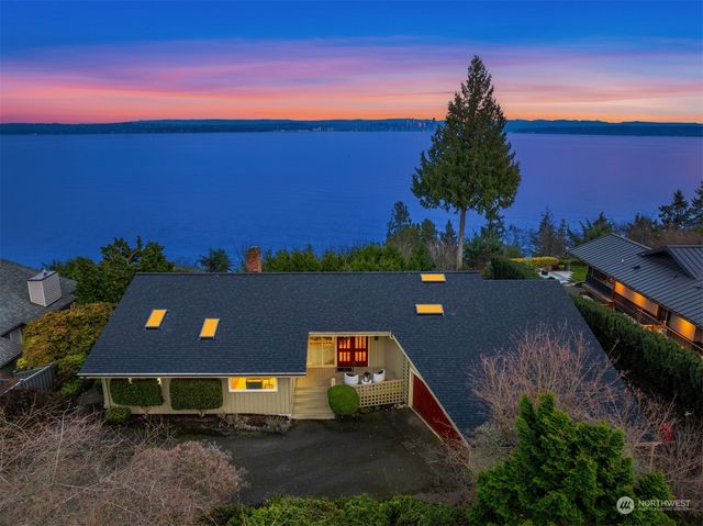 $2,450,000 | 10837 Bill Point Bluff Northeast | Bill Point