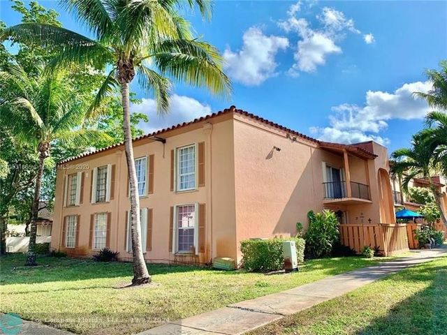 $290,000 | 7105 Miami Lakes Drive, Unit N13 | Miami Lakes