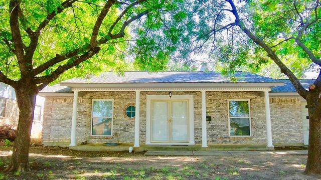 $299,000 | 308 Sixpence Lane | Euless