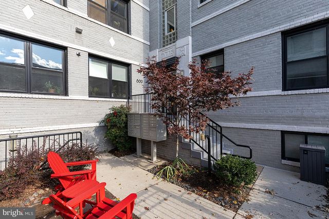 $2,150 | 809-811 Otis Place Northwest, Unit 202 | Columbia Heights