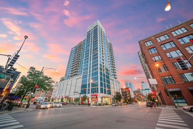 $599,000 | 757 North Orleans Street, Unit 2112 | River North