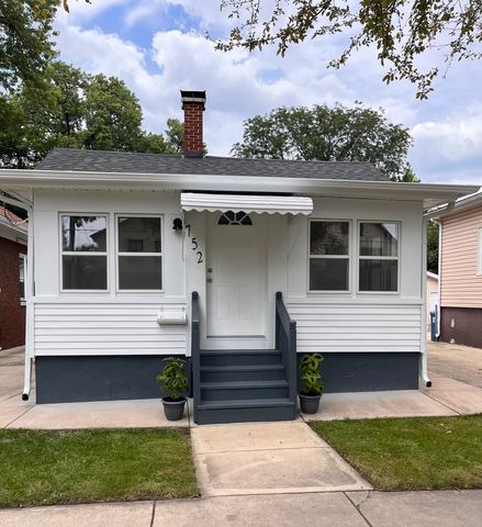 $195,000 | 752 Superior Street | Aurora