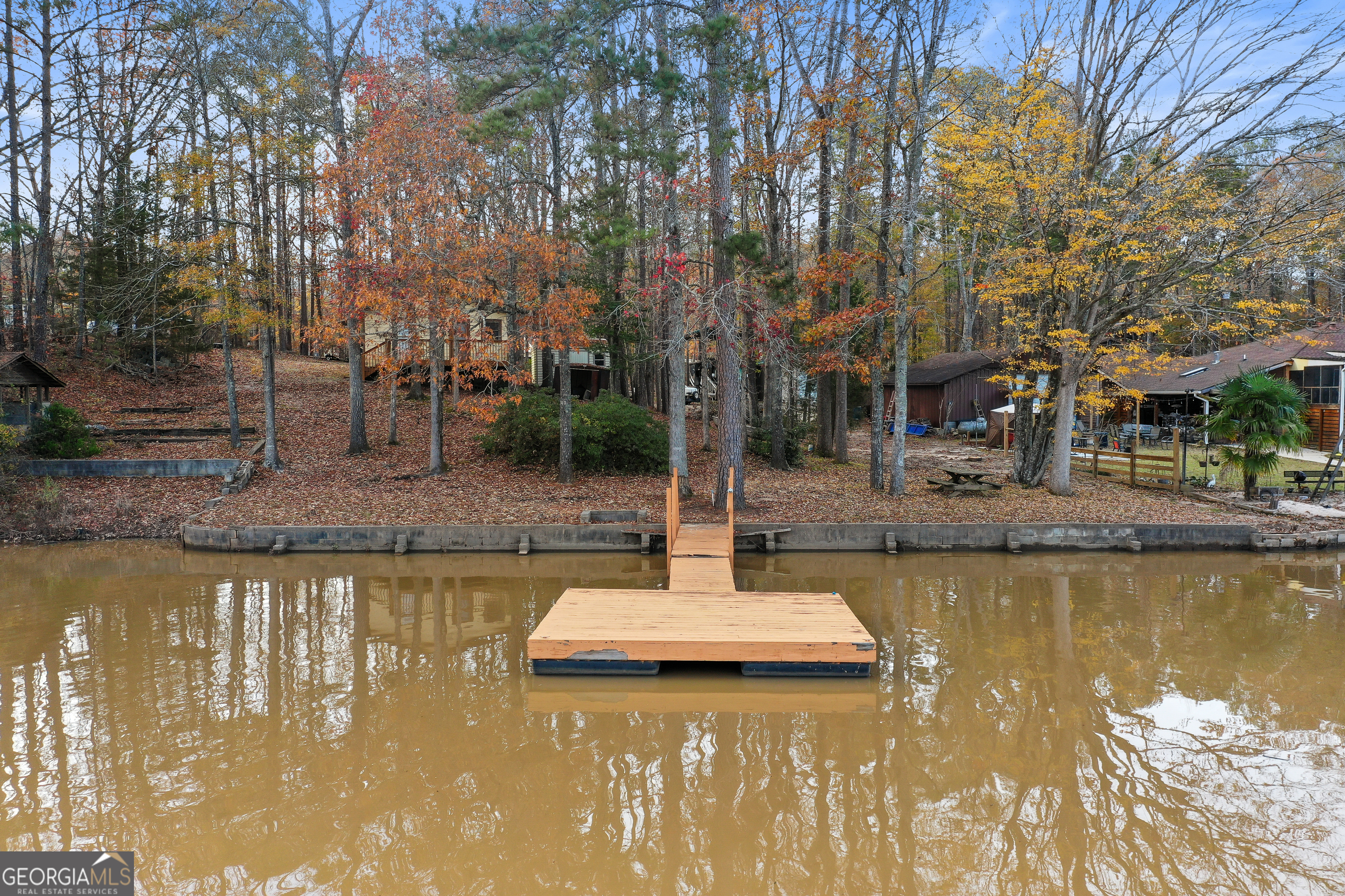 a view of a lake with houses