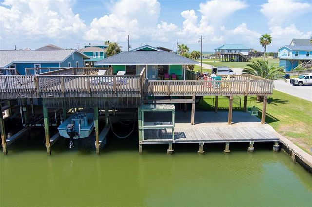 $397,900 | 203 Galleon