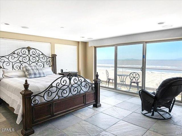 $8,500 | 685 Mandalay Beach Road | Oxnard Beach