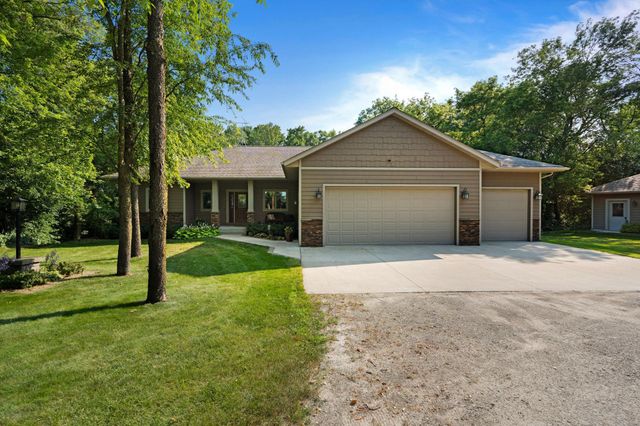 $719,000 | 10060 Southwest 82nd Avenue | Lemond Township - Steele County