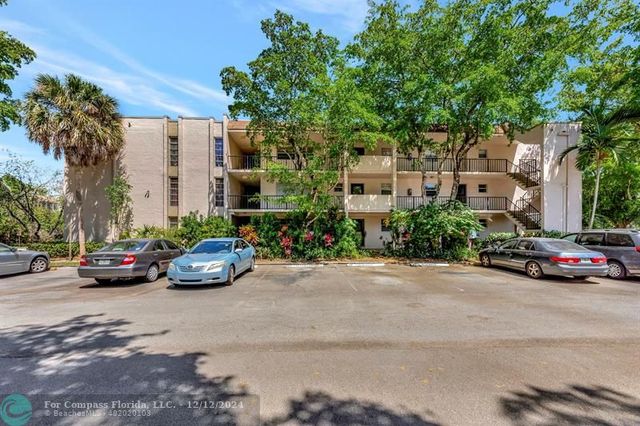 $209,900 | 469 North Pine Island Road, Unit B305 | Jacaranda