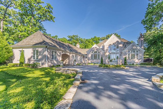 $2,895,000 | 1245 Summerfield Drive | Lake Forest