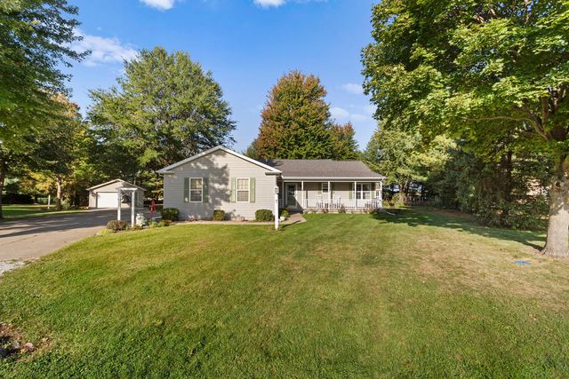 $349,900 | 7 Sand Lake Court | Sangamon Township - Piatt County