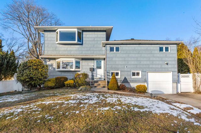 $829,999 | 128 John Street | South Farmingdale