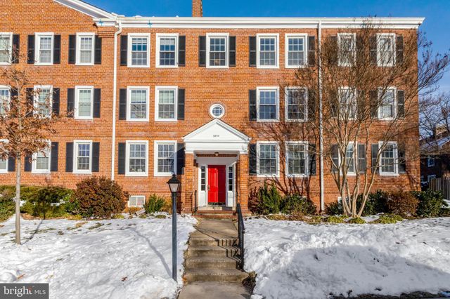 $435,000 | 2854 South Buchanan Street, Unit B2 | Fairlington Villages