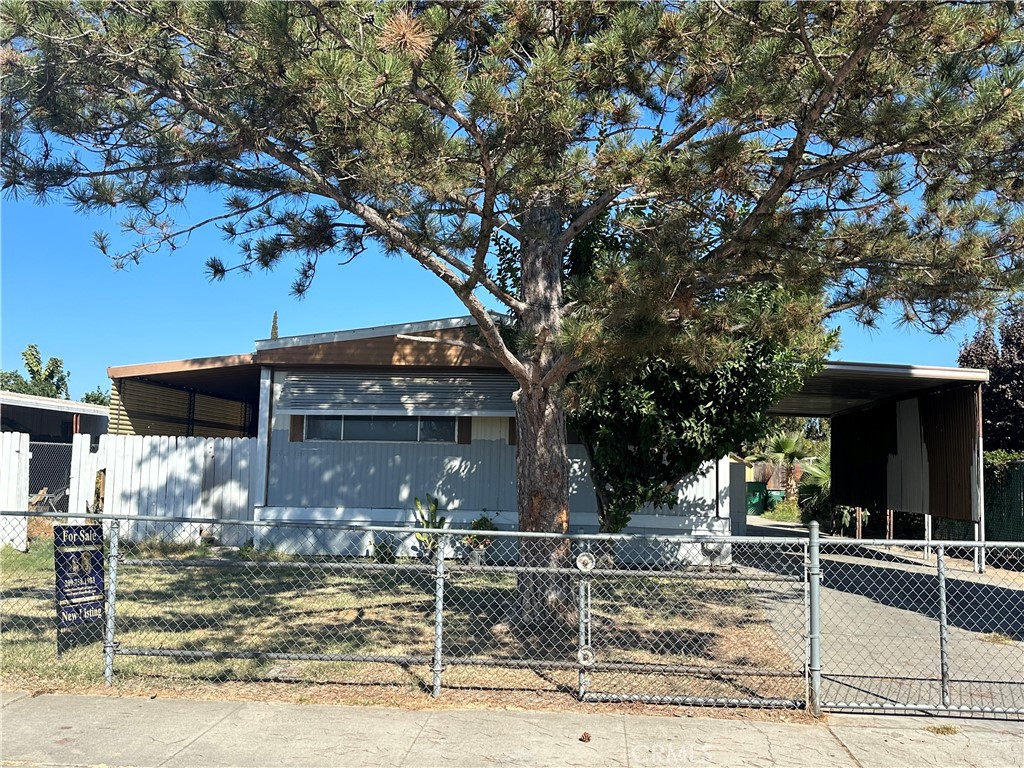 a view of a house with street