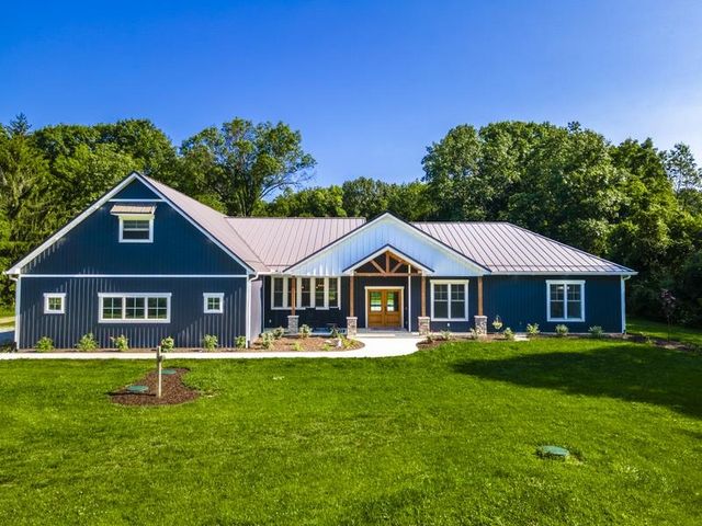 $1,190,000 | 7102 West Greenwell Road | Eel River Township - Allen County