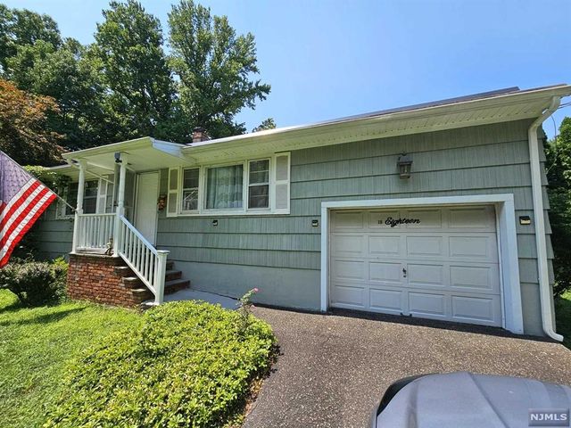 $499,900 | 18 Riverside Drive | Pequannock