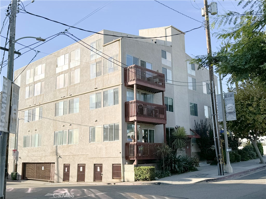 a view of a large white building