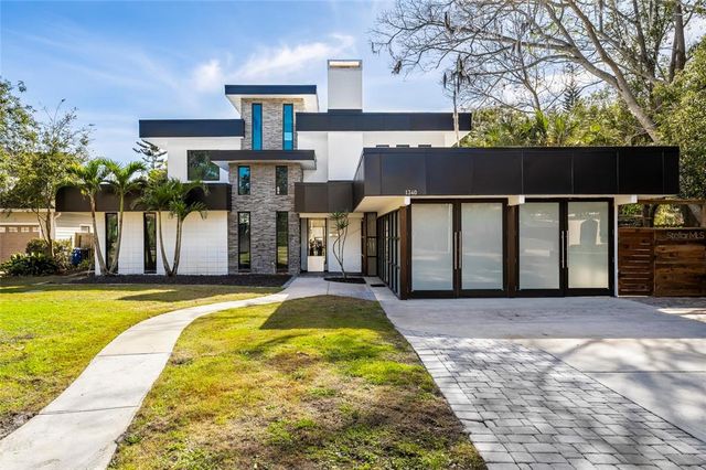 $1,977,000 | 1340 Chestnut Avenue | Lake Knowles Terrace