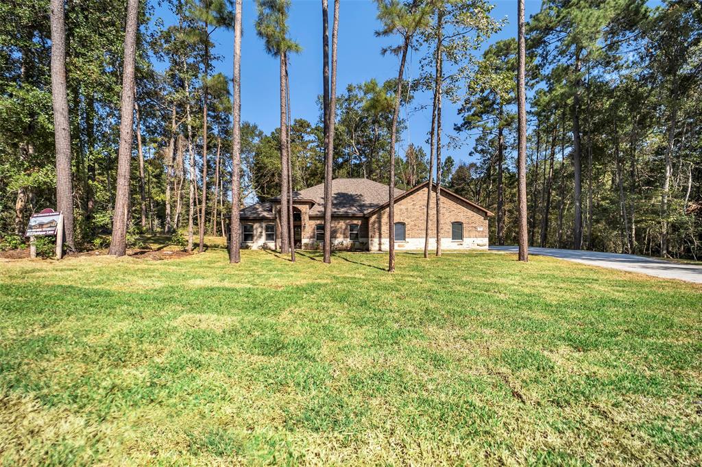 a house view with a outdoor space