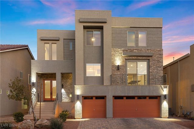 $869,900 | 9872 South Russian Hill Street | Highlands Ranch