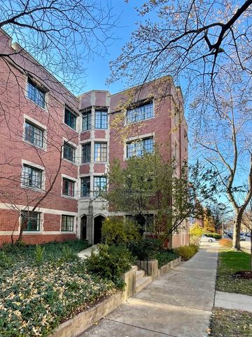 $395,000 | 1151 East 56th Street, Unit 1 | Hyde Park