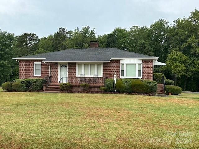 $279,500 | 2322 Brookwood Drive | Drexel Township - Burke County