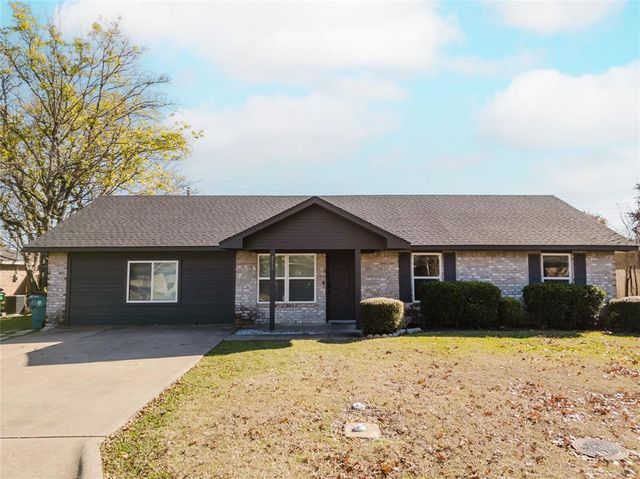 $298,000 | 210 Myrtle Avenue | Waxahachie