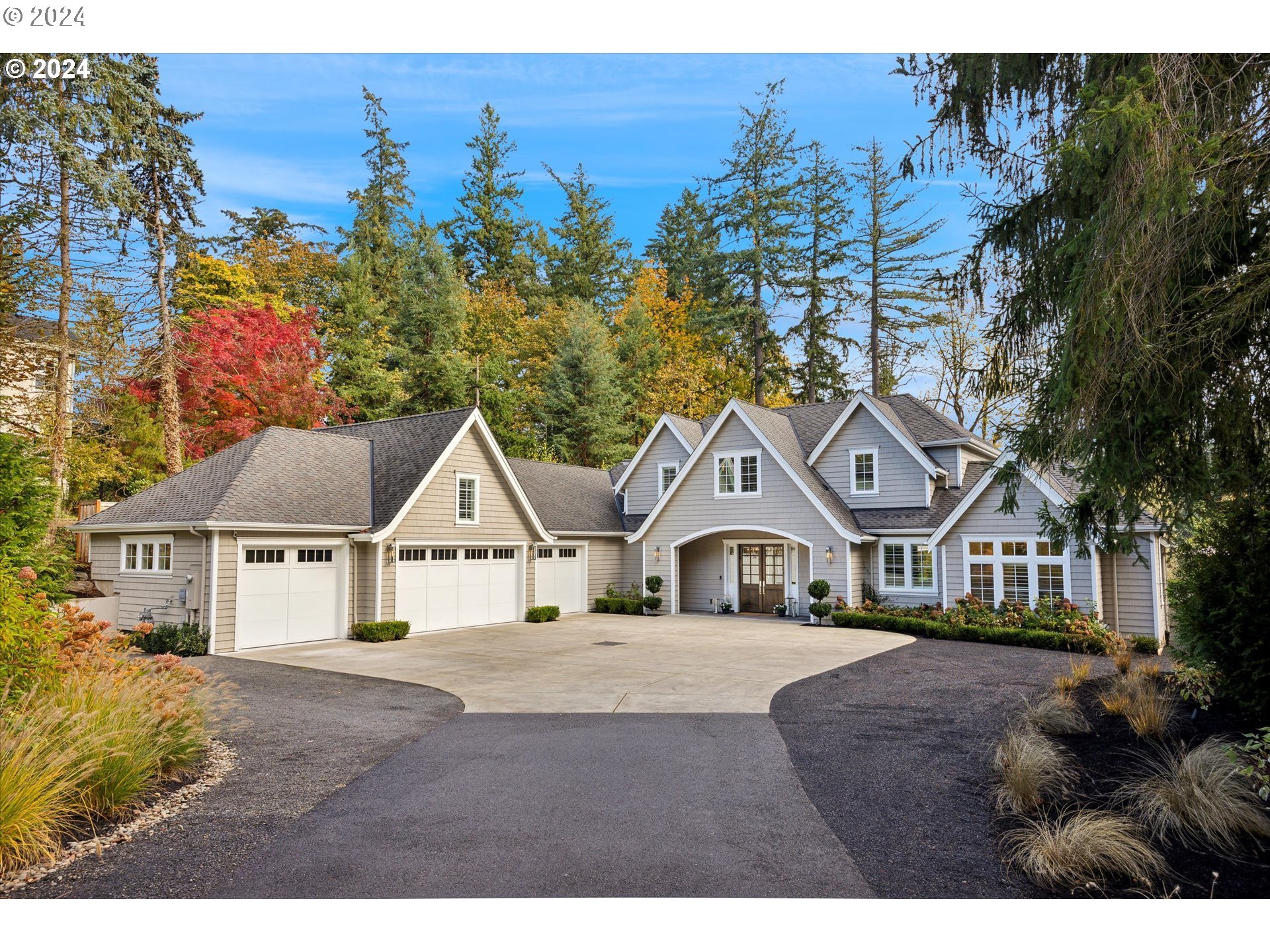 a view of house with yard