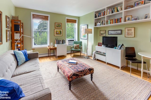 $885,000 | 285 5th Avenue, Unit 3B | Park Slope