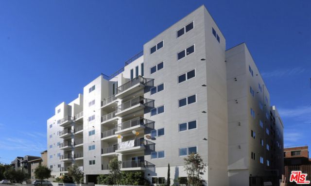 $2,900 | 837 South Harvard Boulevard, Unit 506 | Mid-Wilshire