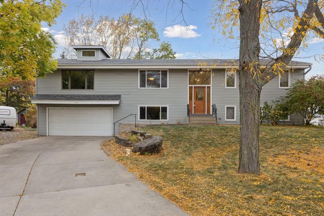 $445,000 | 2721 Mayfair Court | White Bear Lake