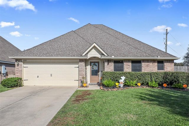 $345,000 | 2221 Sugar Hill Drive | Deer Park