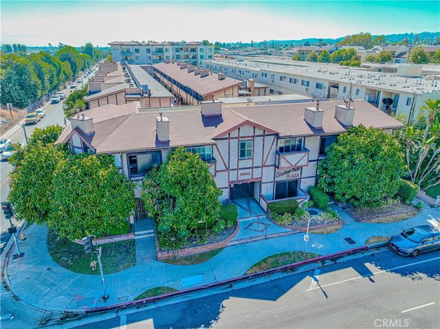 $369,999 | 5500 Lindley Avenue, Unit 215 | Encino