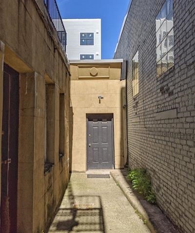 a view of a entryway door of the house