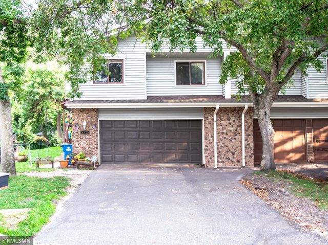 $249,900 | 5325 70th Circle North | Willow Lane