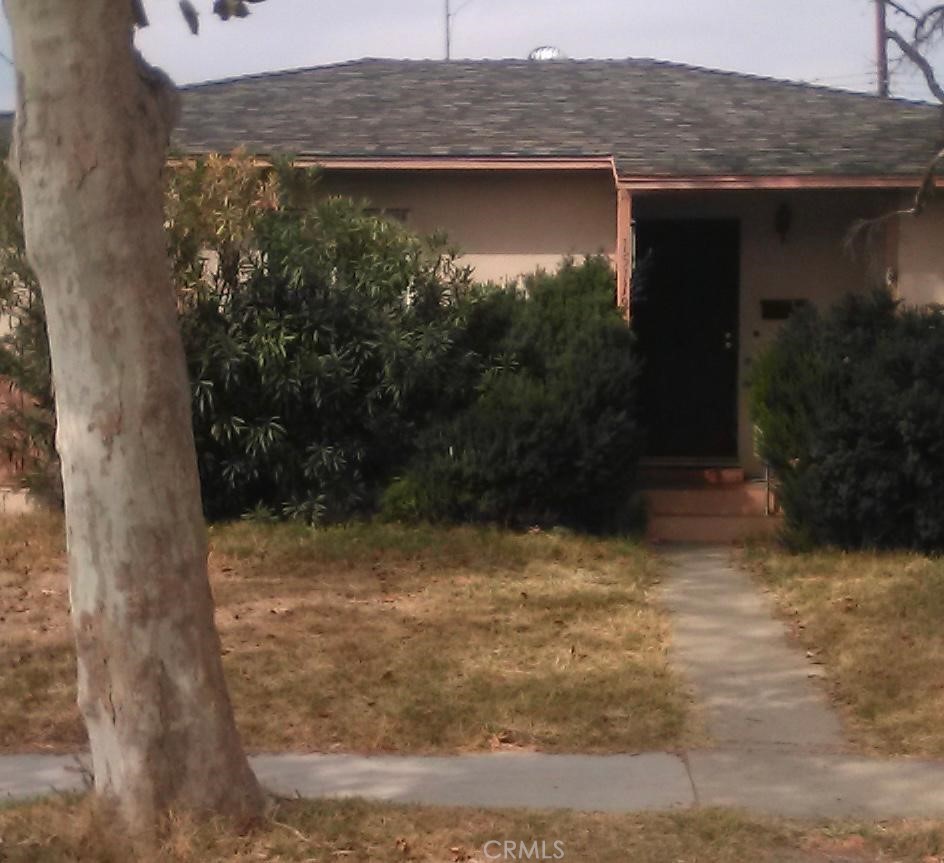 a backyard of a house