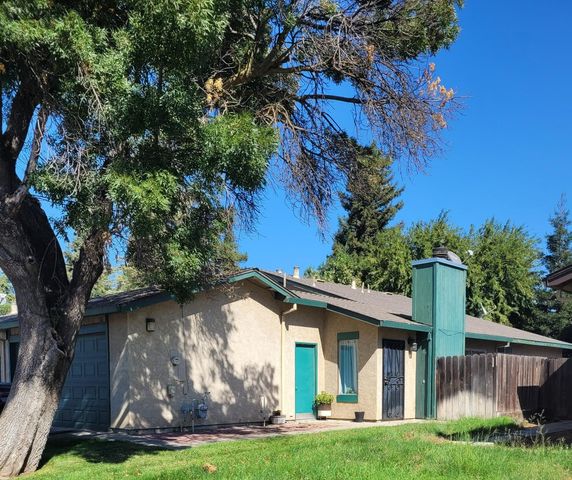 $379,990 | 1296 Spruce Lane, Unit 16 | Manteca