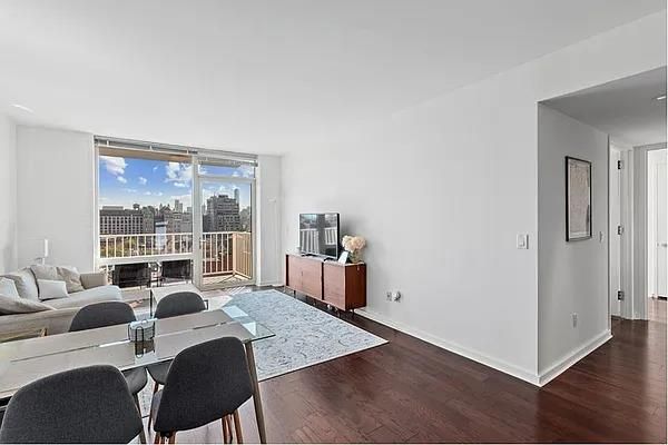 $7,000 | 340 East 23rd Street, Unit 15D | Gramercy