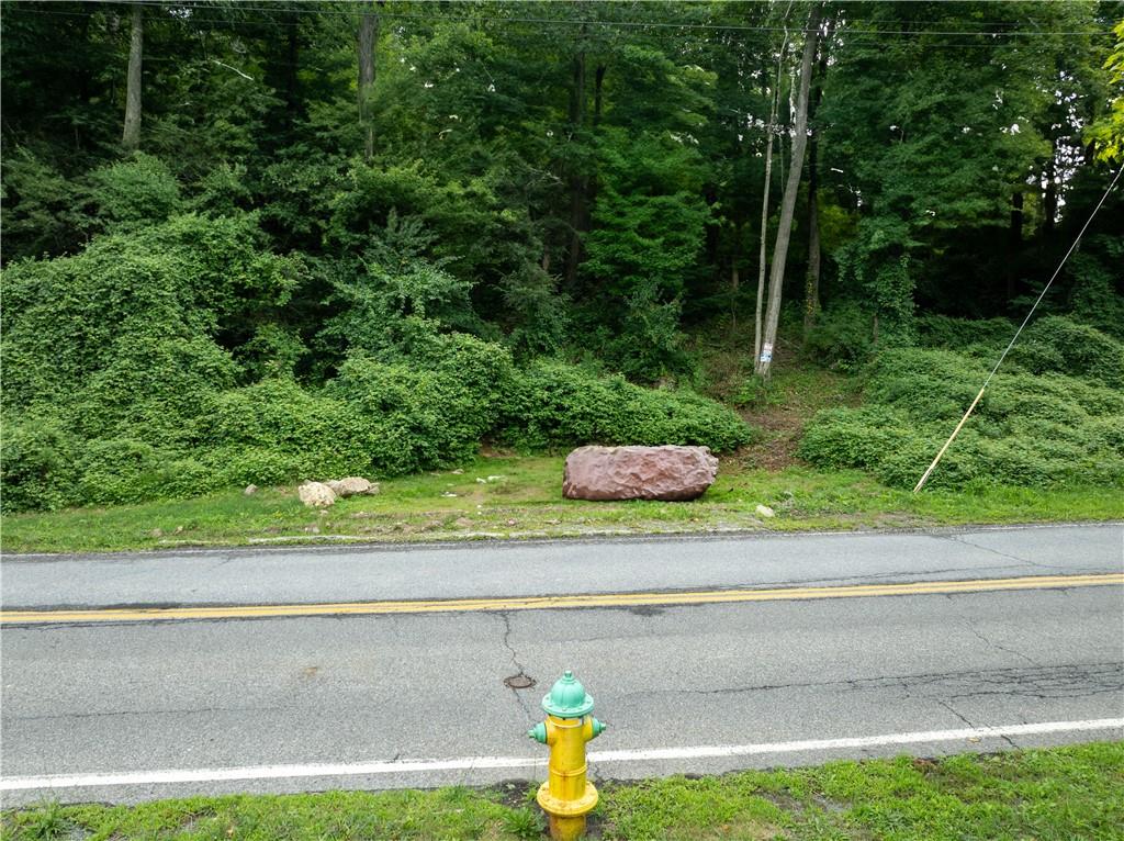 a view of a yard with a sink