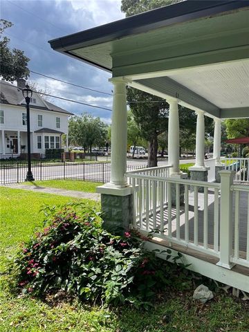 $1,595 | 711 East Fort King Street | Ocala Historic District