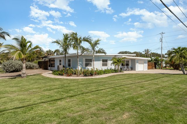 $615,000 | 942 Bali Road | Cocoa Isles