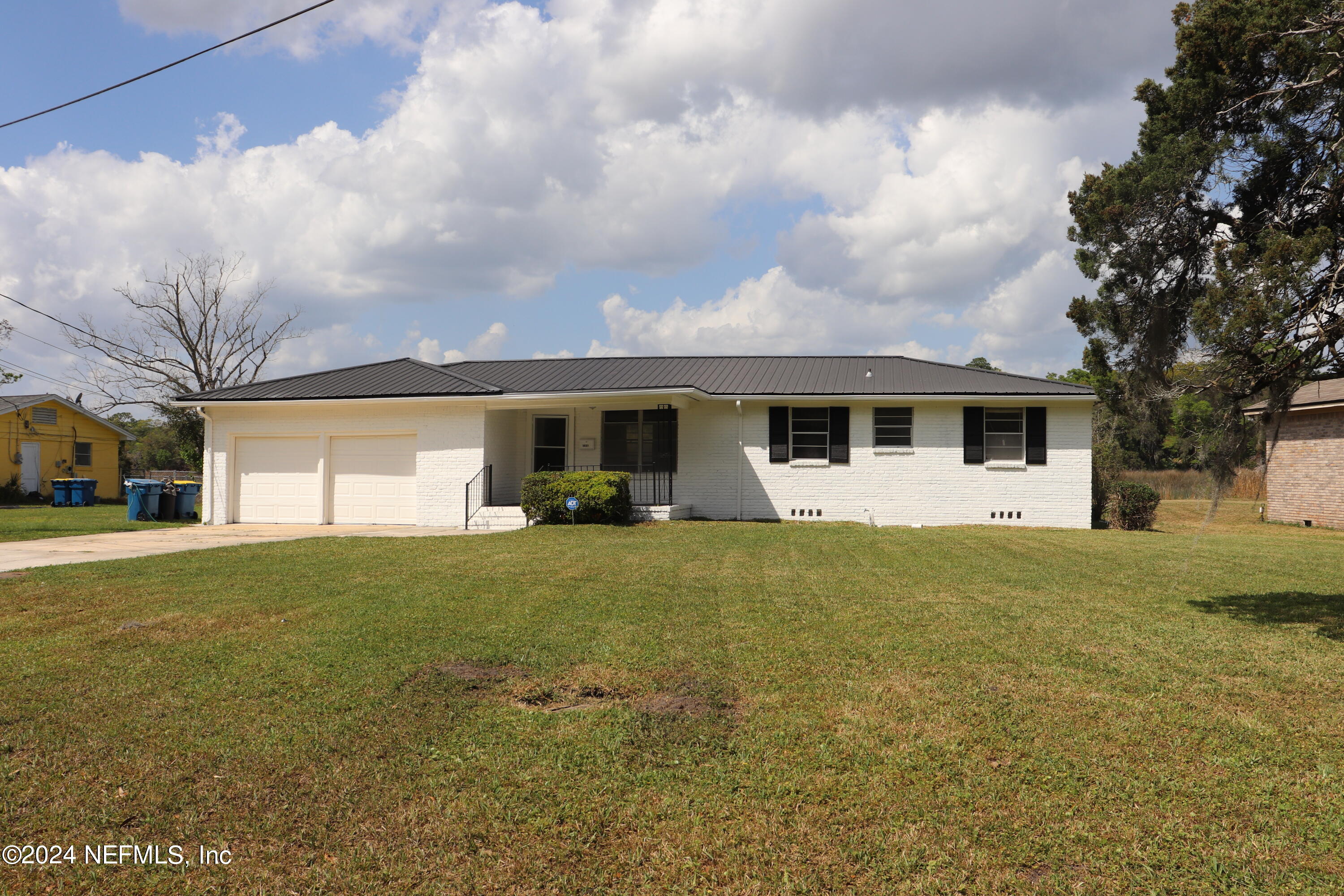 3037 Ribault Scenic Dr