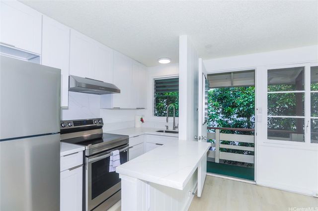 $2,200 | 423 Kaiolu Street, Unit 205 | Waikiki